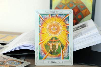 Tarotová karta Slunce – Crowleyho tarot (Thothův tarot)