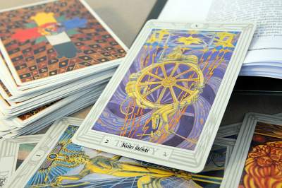 Tarotová karta Kolo štěstí – Crowleyho tarot (Thothův tarot)