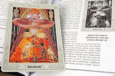 Tarotová karta Zamilovaní – Crowleyho tarot (Thothův tarot)
